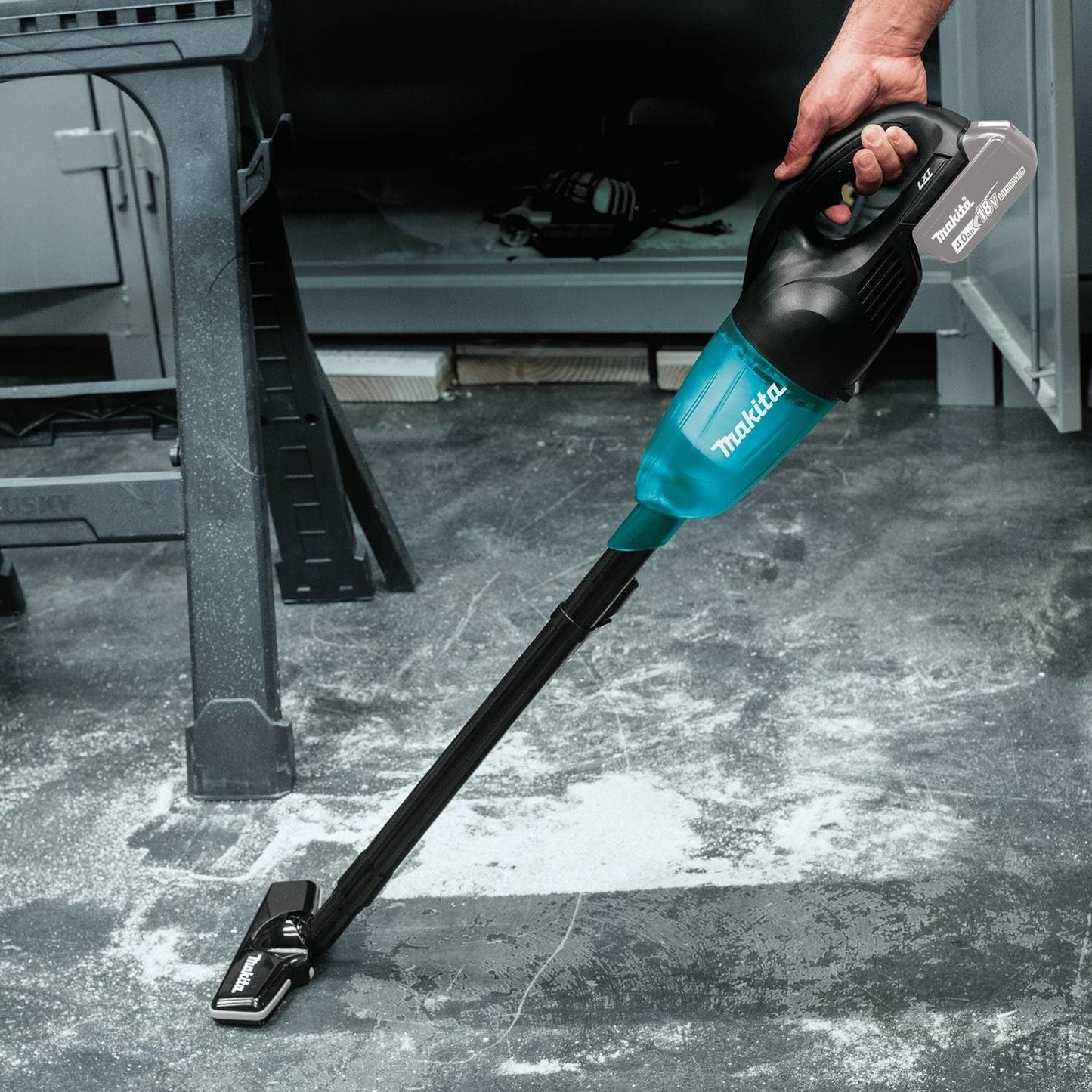 Makita XLC02ZB 18V LXT Cordless Vacuum – Compatible with 5.0Ah Lithium-Ion Battery (Sold Separately)